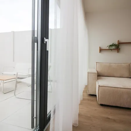 Apartment Se Zahradkou Tre